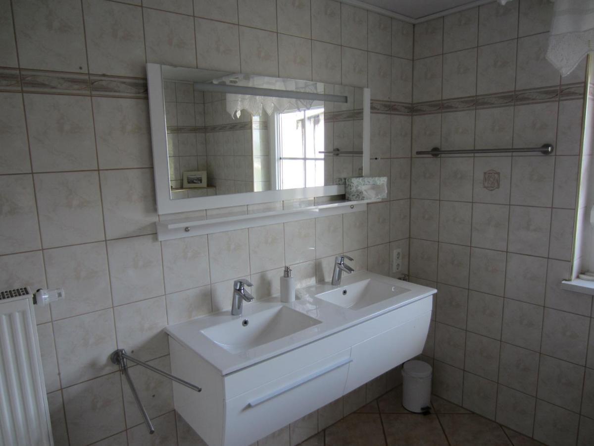 Ferienwohnung Bienwald Mit Pool Fuer 4 - 6 Personen Mit 3 Schlafzimmern Grobitz Extérieur photo