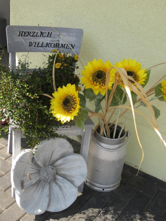 Ferienwohnung Bienwald Mit Pool Fuer 4 - 6 Personen Mit 3 Schlafzimmern Grobitz Extérieur photo